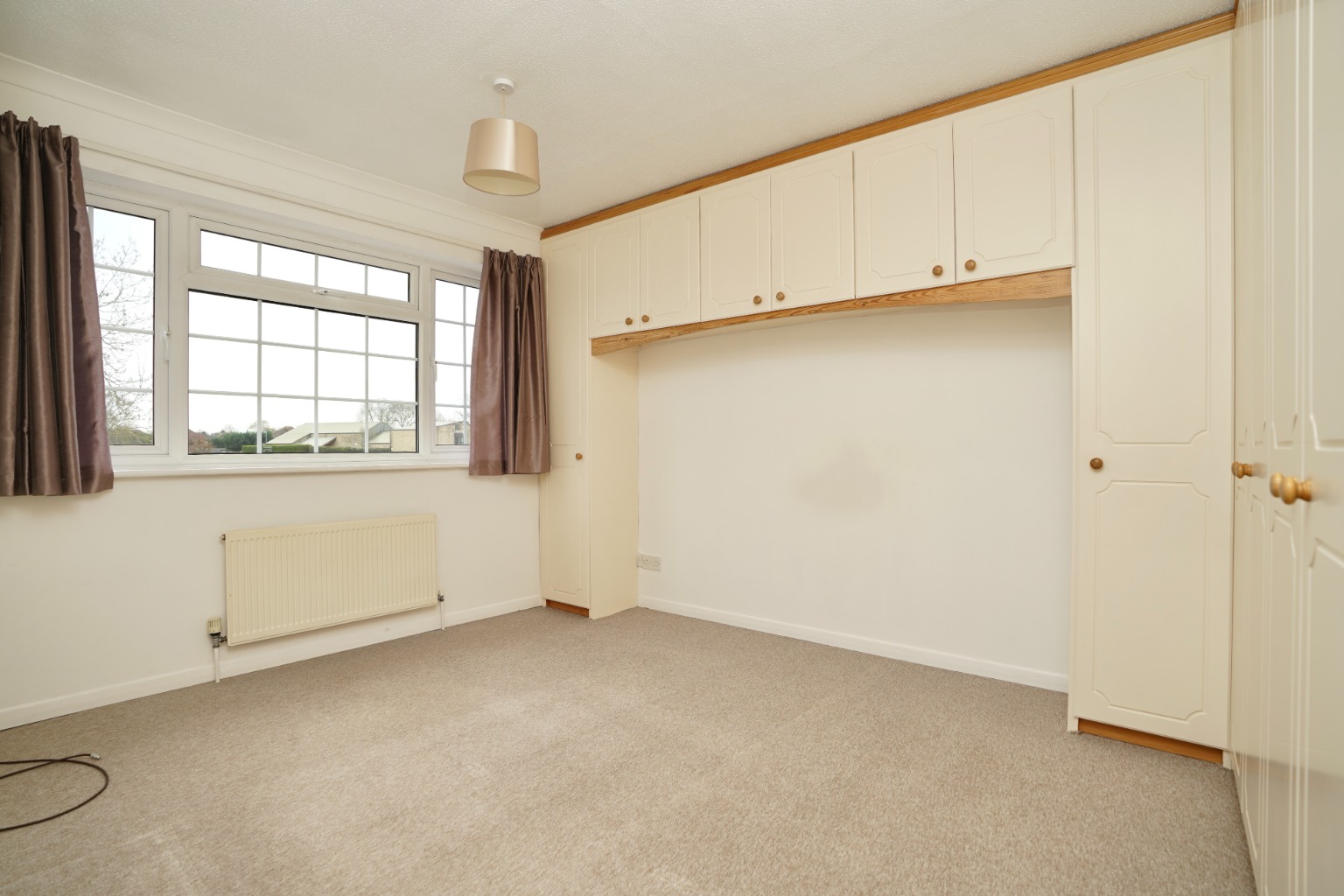 3 bed detached house for sale in The Trundle, Huntingdon 6