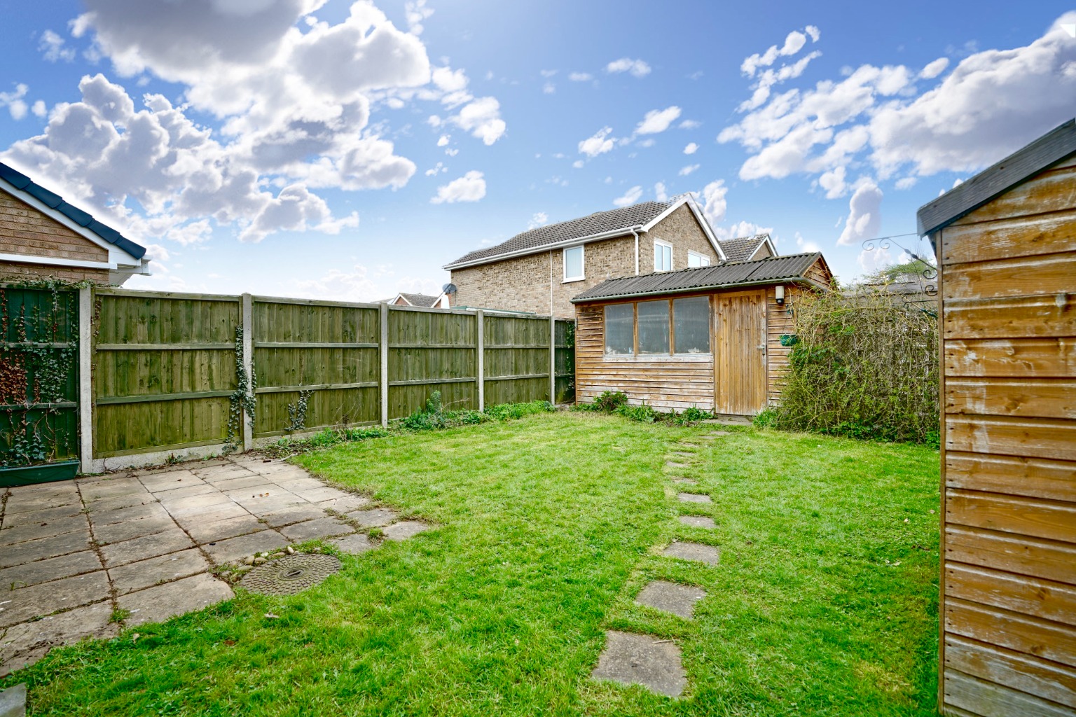 3 bed detached house for sale in The Trundle, Huntingdon  - Property Image 4