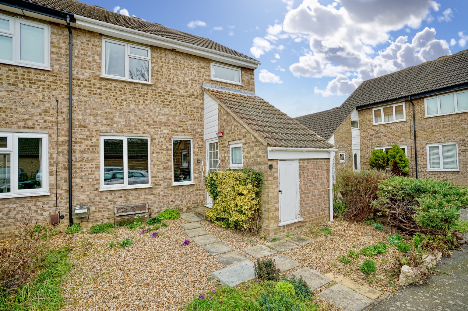 3 bed end of terrace house for sale in Edinburgh Drive, St. Ives  - Property Image 1