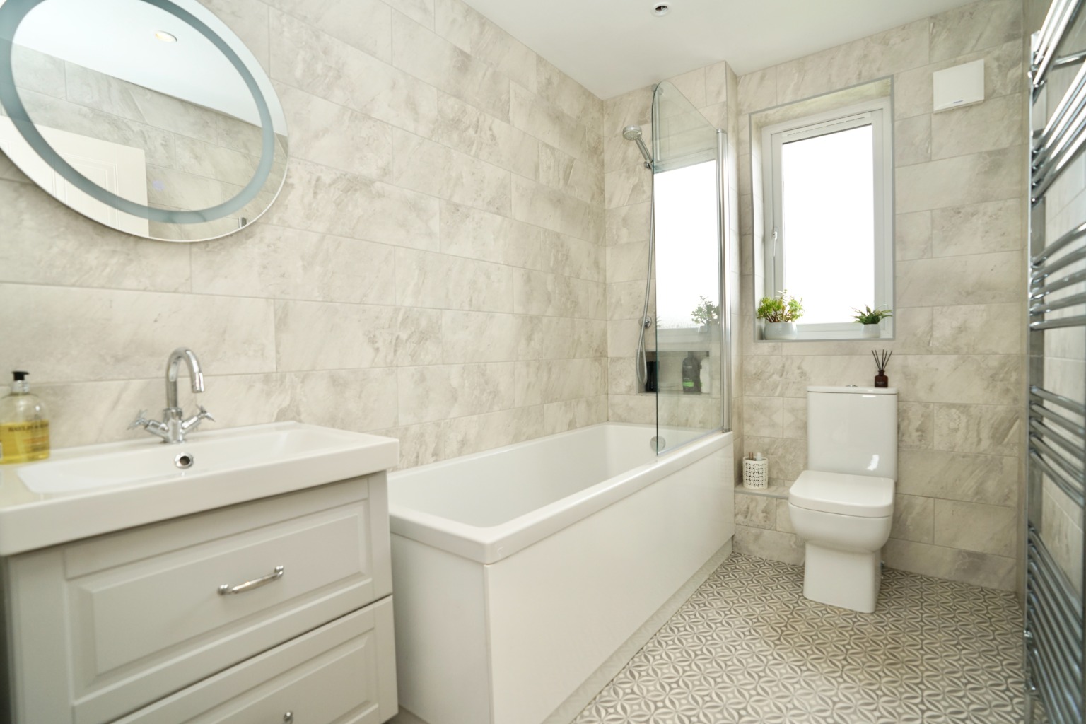 4 bed detached house for sale in The Sycamores, Huntingdon  - Property Image 10