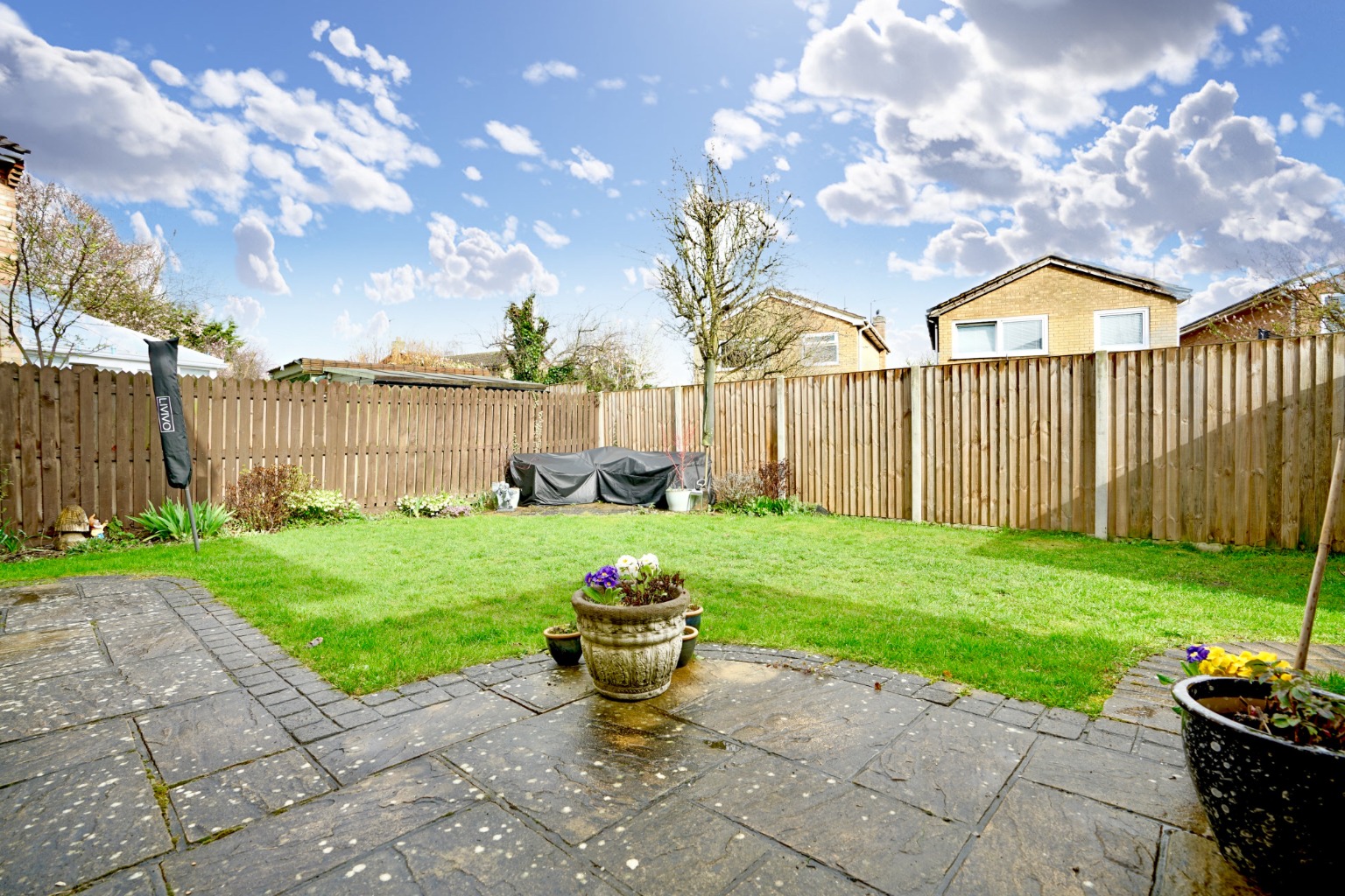 4 bed detached house for sale in The Sycamores, Huntingdon 3