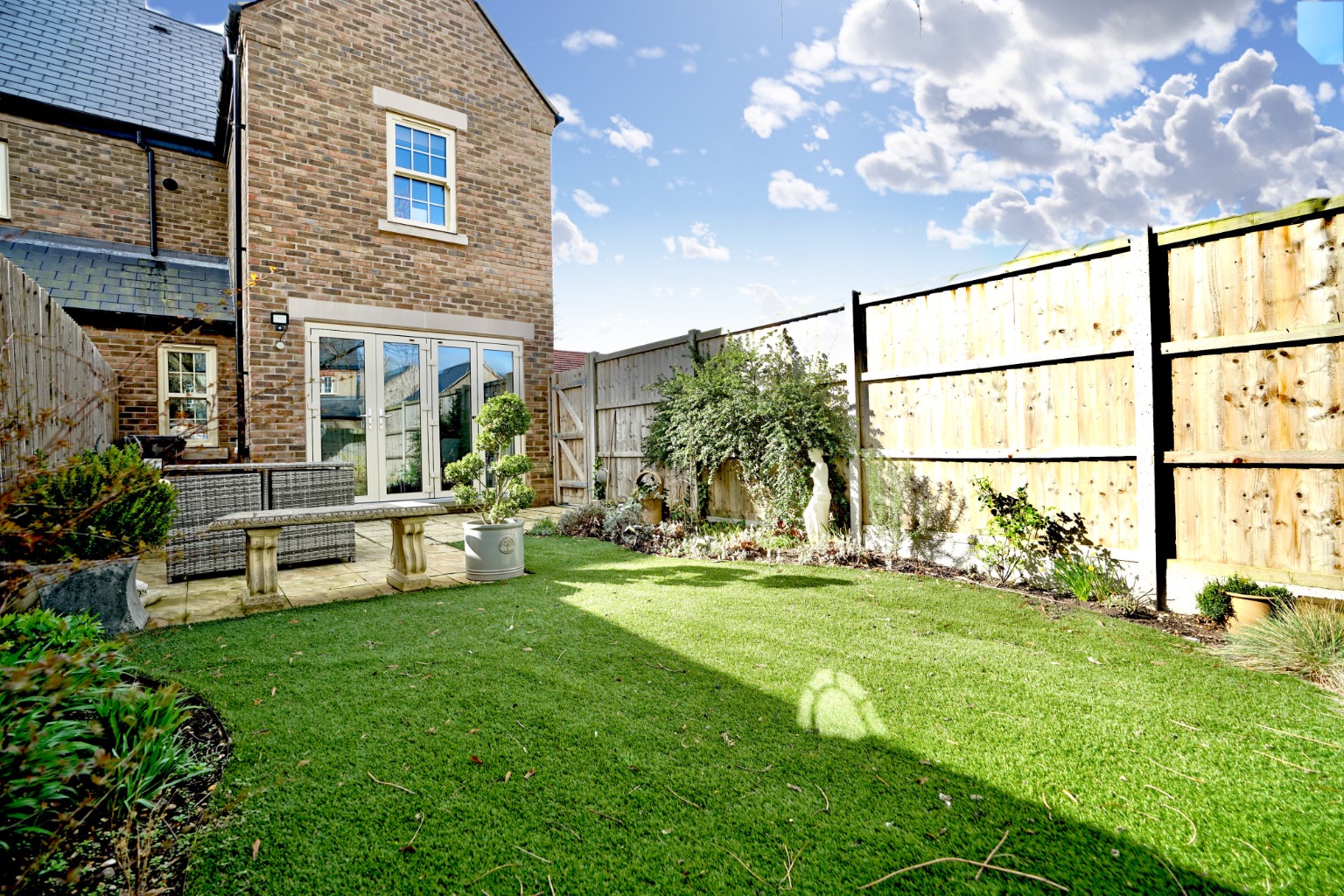 2 bed end of terrace house for sale in Stocker Close, Huntingdon  - Property Image 10