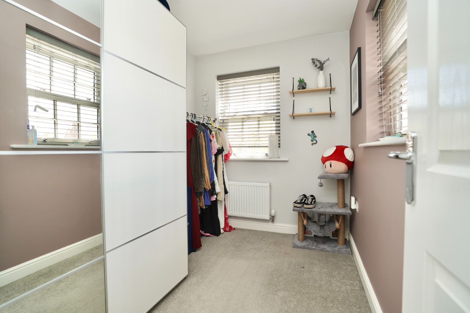 3 bed detached house for sale in Somning Close, Huntingdon  - Property Image 10