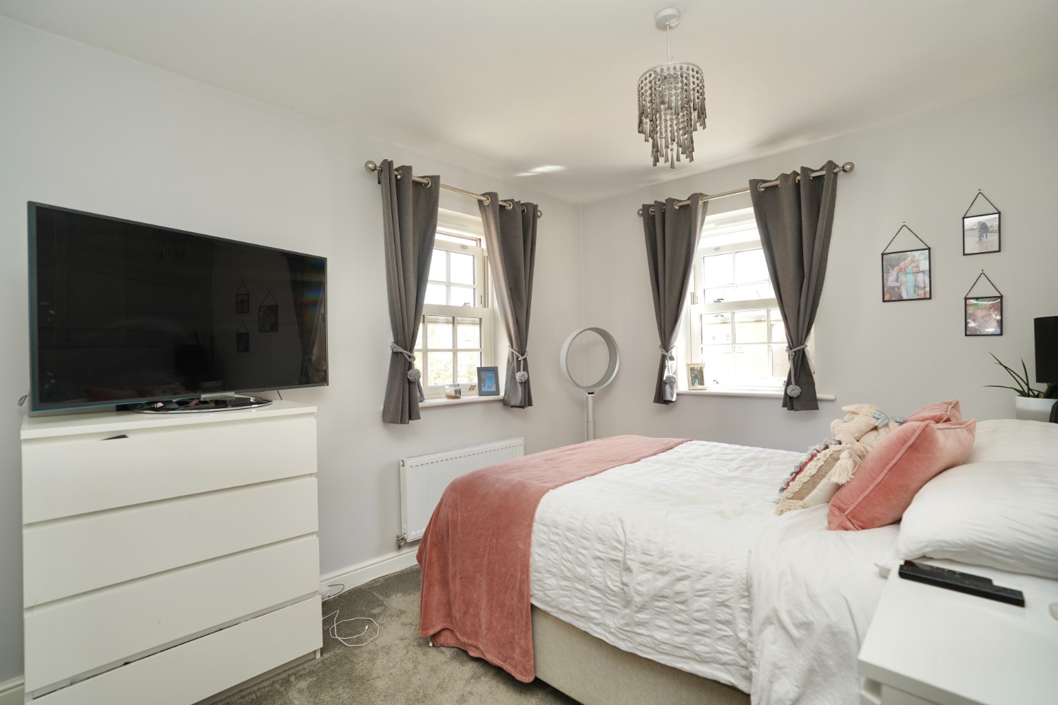 3 bed detached house for sale in Somning Close, Huntingdon 6