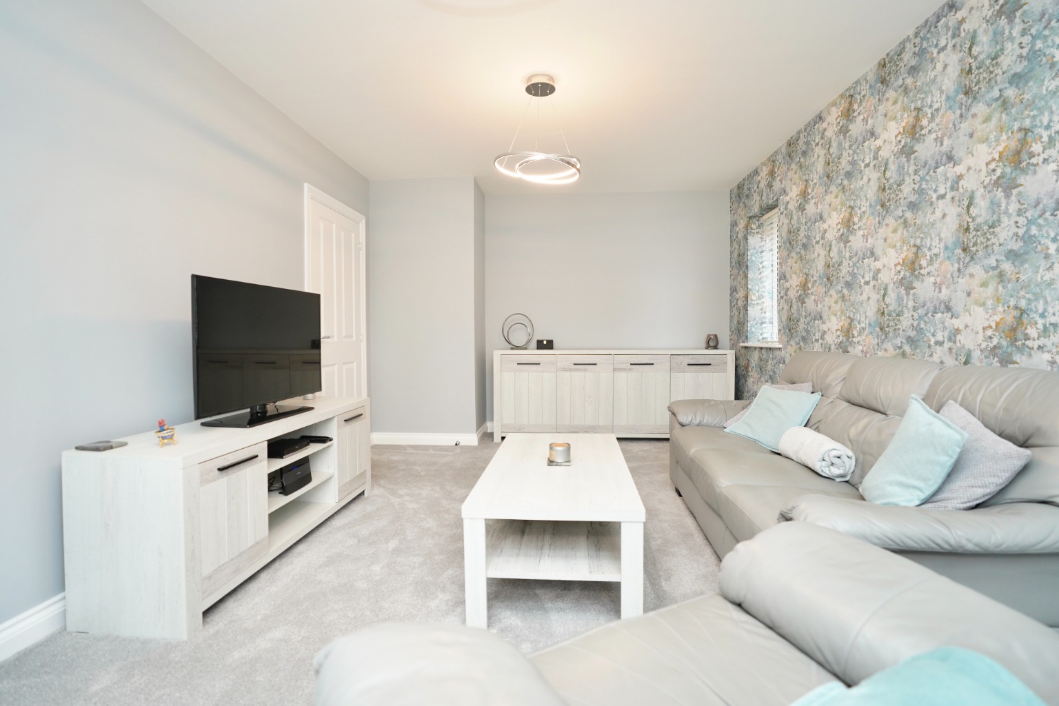 3 bed semi-detached house for sale in Hetley Close, Huntingdon  - Property Image 3