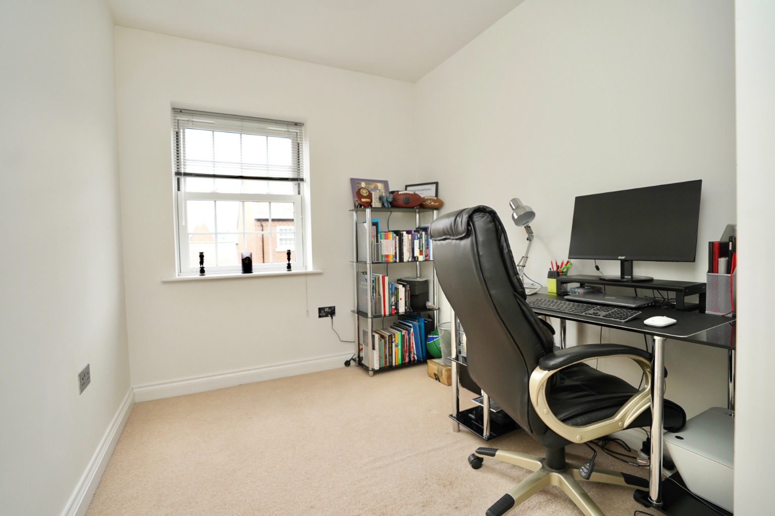 3 bed semi-detached house for sale in Hetley Close, Huntingdon  - Property Image 11