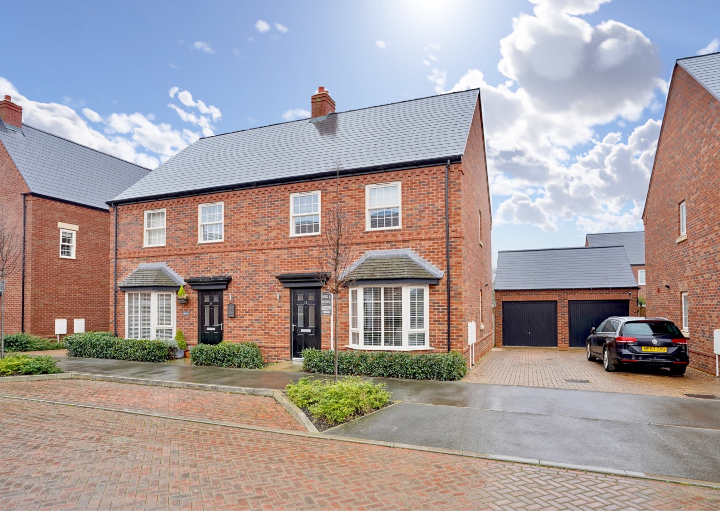 3 bed semi-detached house for sale in Hetley Close, Huntingdon  - Property Image 1