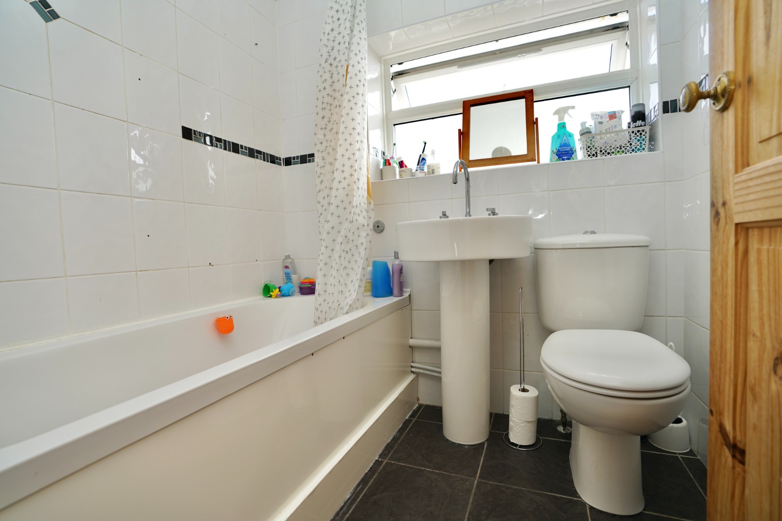 3 bed semi-detached house for sale in Park View, Huntingdon  - Property Image 9