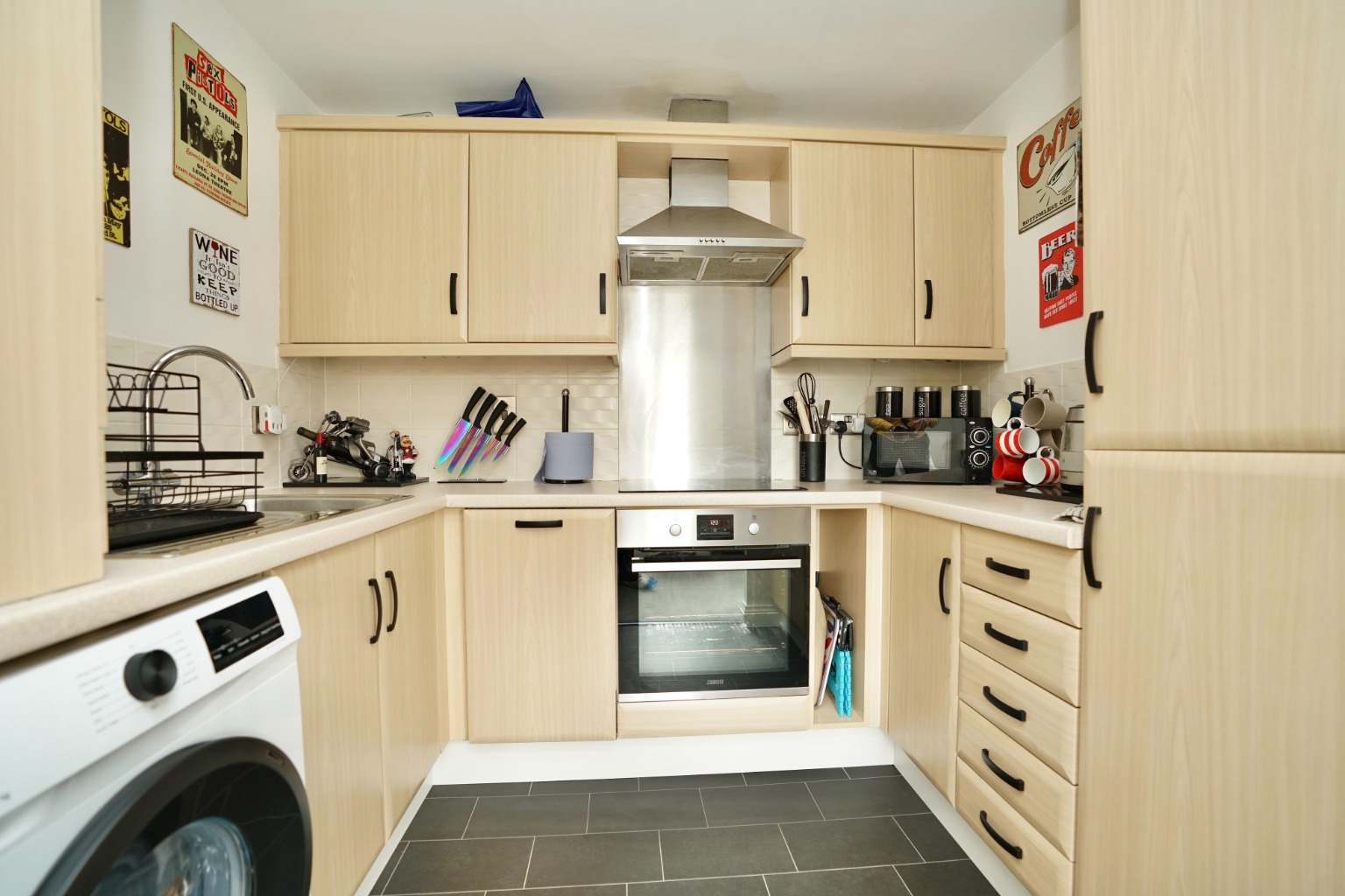 2 bed flat for sale in Leas Close, St. Ives  - Property Image 3