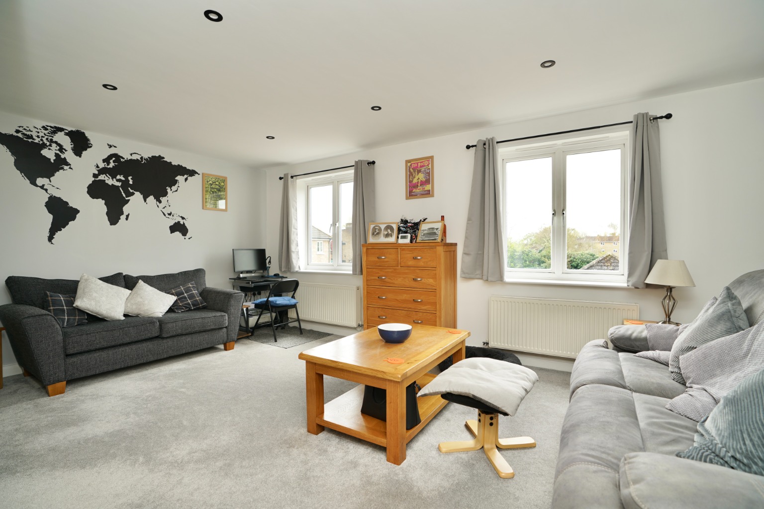 2 bed flat for sale in Leas Close, St. Ives  - Property Image 2