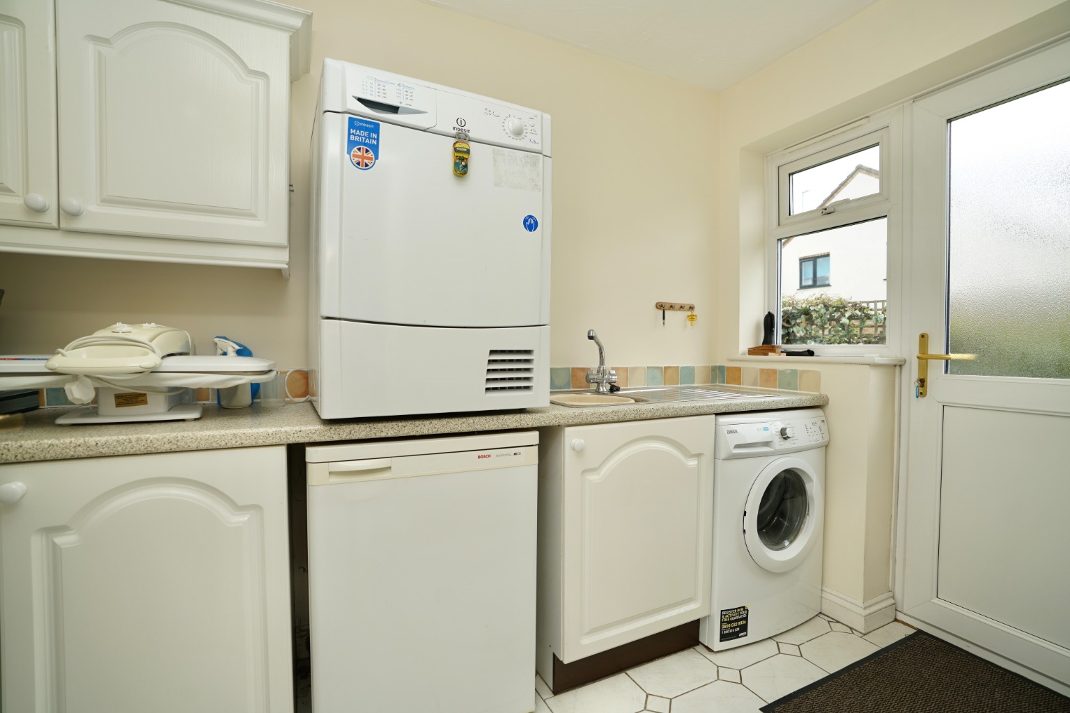 3 bed detached bungalow for sale in Library Walk, Huntingdon  - Property Image 7