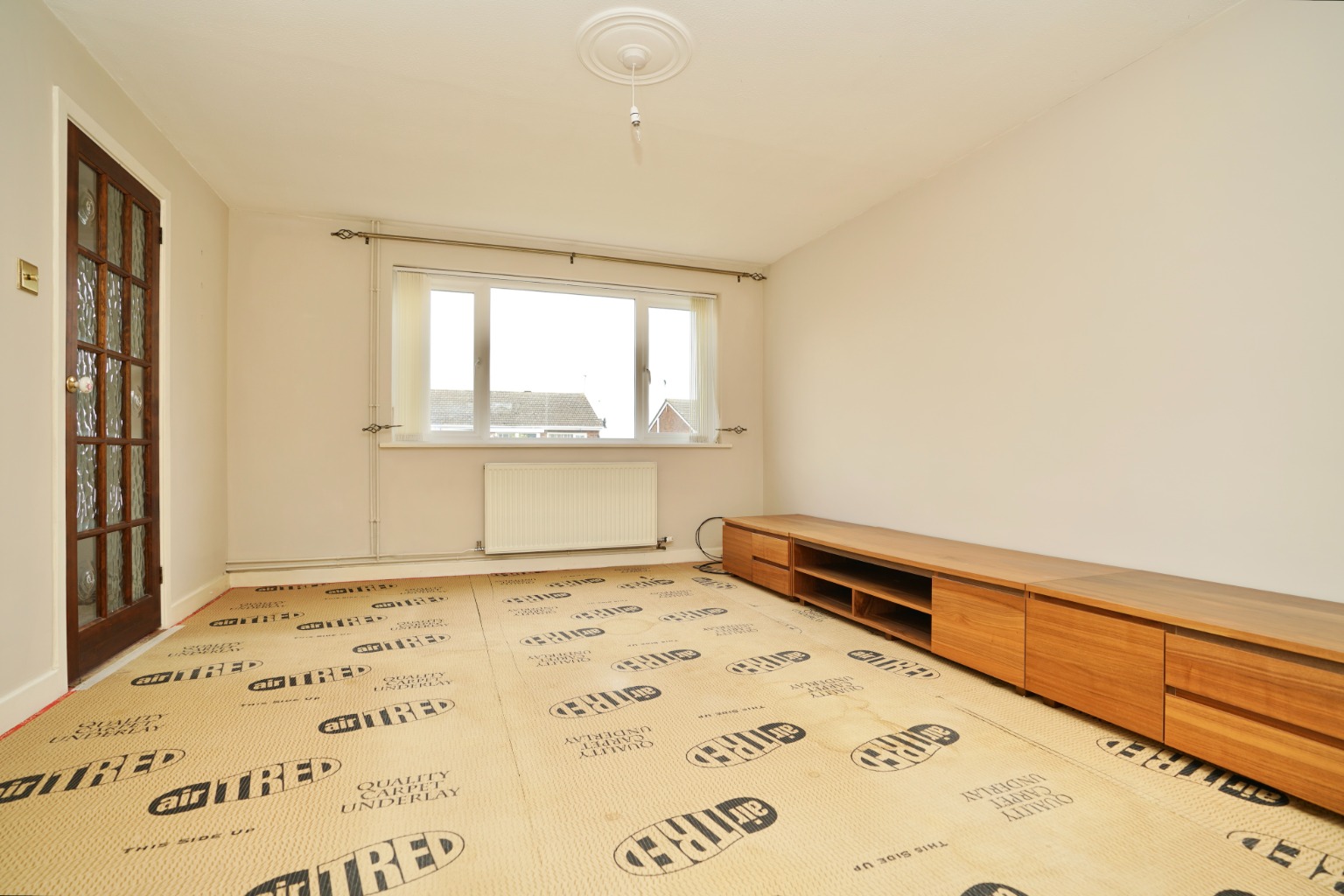 3 bed semi-detached house for sale in Leechcroft, Huntingdon 4