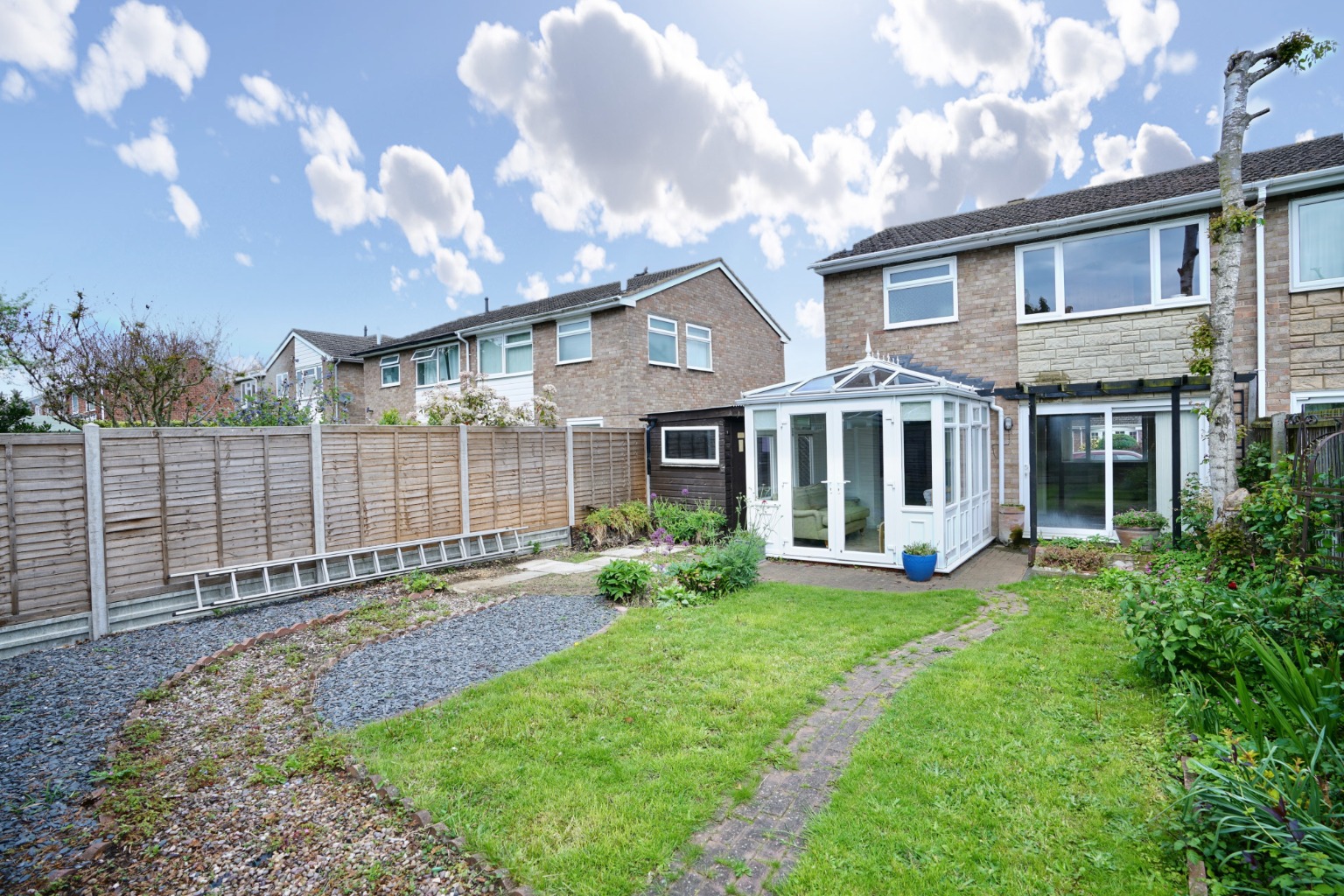 3 bed semi-detached house for sale in Leechcroft, Huntingdon 3