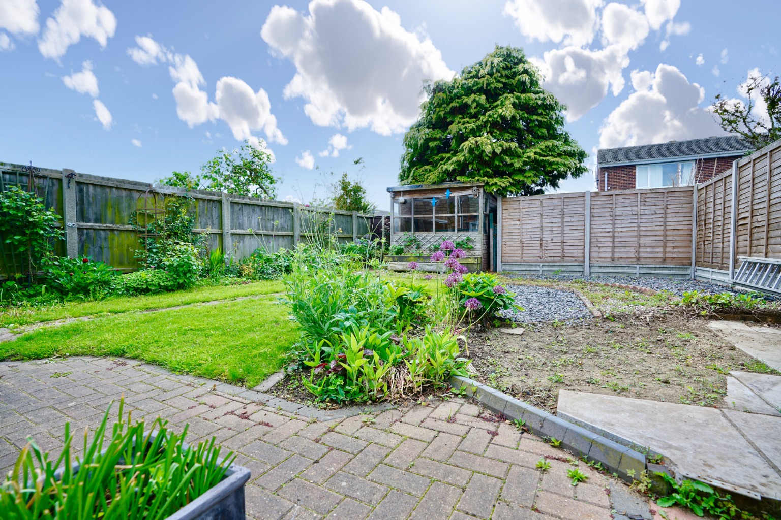 3 bed semi-detached house for sale in Leechcroft, Huntingdon  - Property Image 3