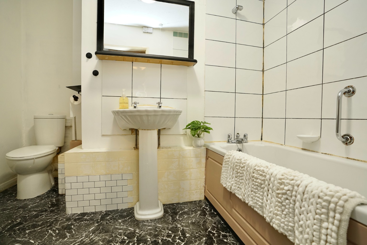 2 bed ground floor flat for sale in Grammar School Walk, Huntingdon  - Property Image 4