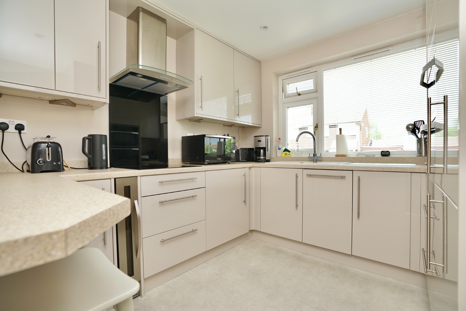 2 bed semi-detached bungalow for sale in Hawthorn Way, St. Ives 2