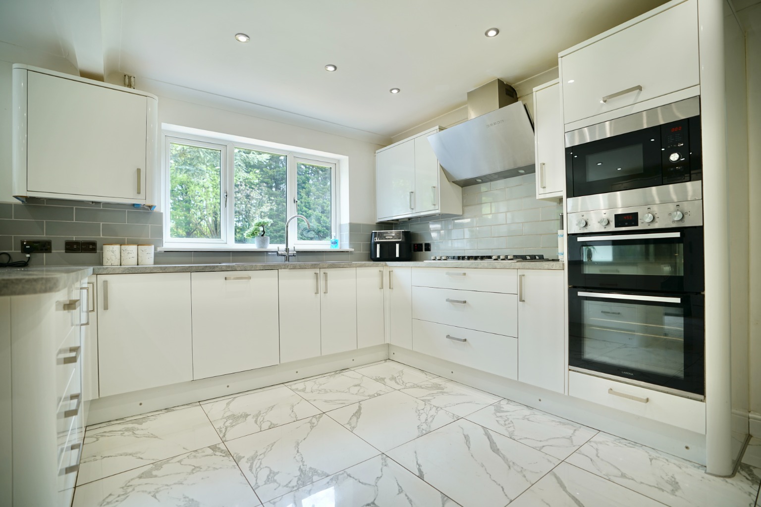 4 bed detached house for sale in Beech End, Huntingdon  - Property Image 6