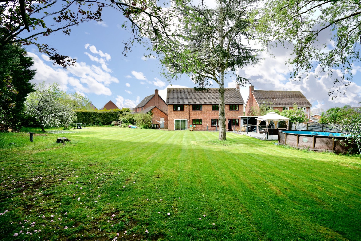 4 bed detached house for sale in Beech End, Huntingdon  - Property Image 16