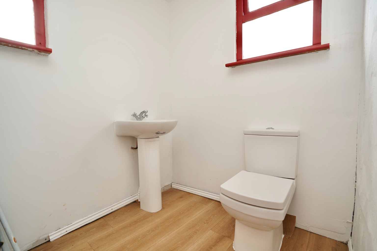 3 bed terraced house for sale in Shelley Close, Huntingdon  - Property Image 5