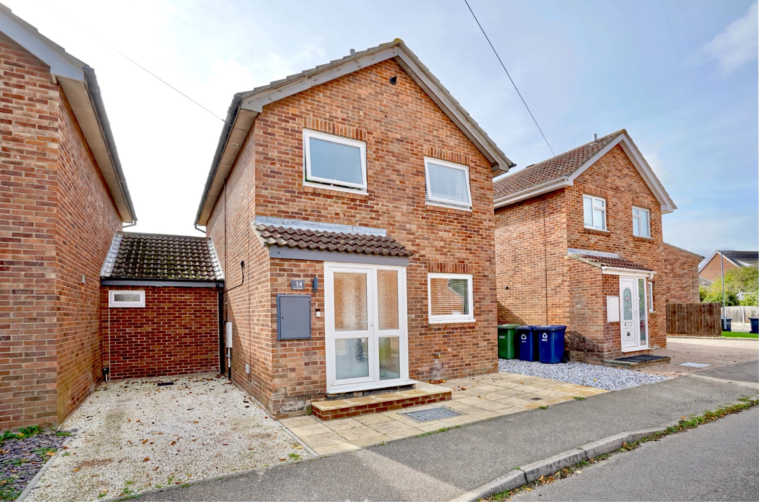 3 bed link detached house for sale in The Paddock, Huntingdon, PE28
