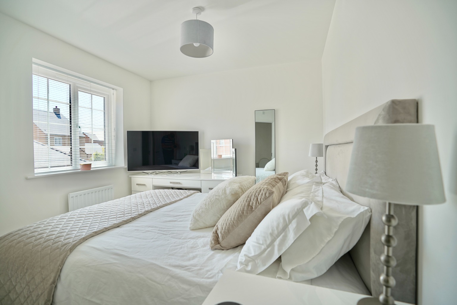 2 bed detached house for sale in Central Avenue, Huntingdon  - Property Image 5