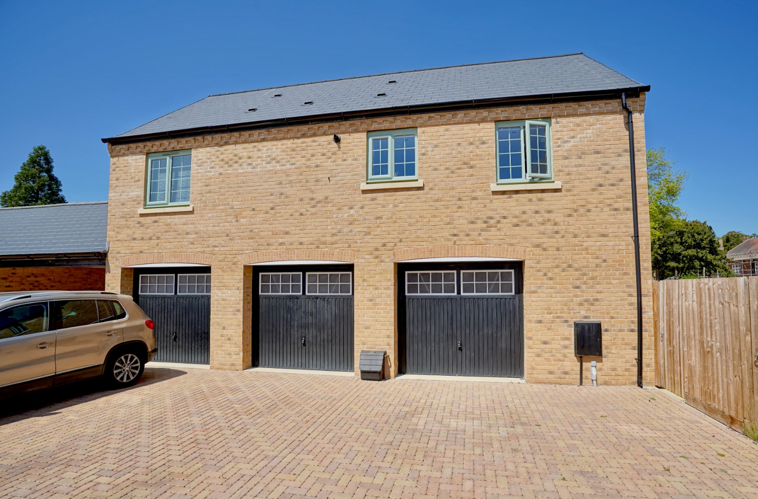 2 bed detached house for sale in Central Avenue, Huntingdon  - Property Image 2