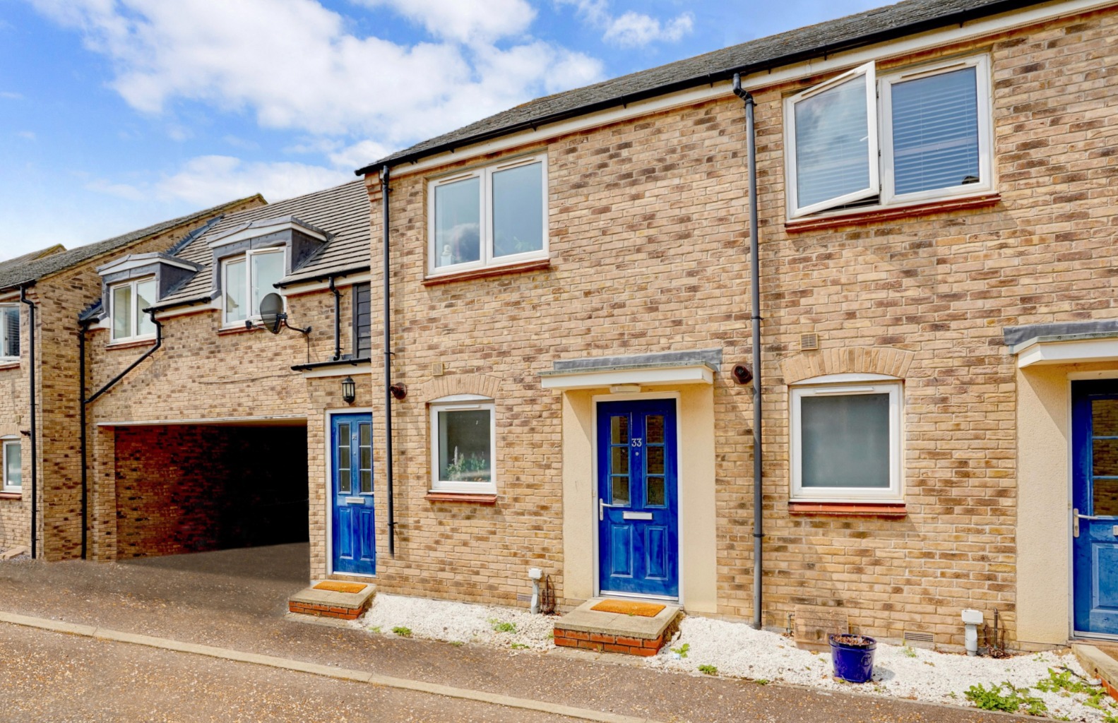 2 bed terraced house for sale in Ruston Close, Huntingdon - Property Image 1