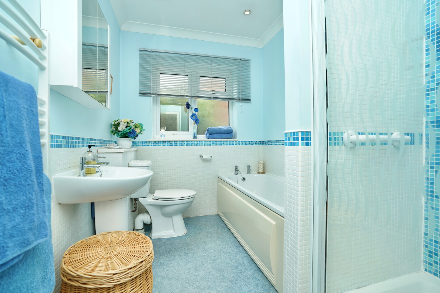 3 bed detached bungalow for sale in Desborough Road, Huntingdon 7