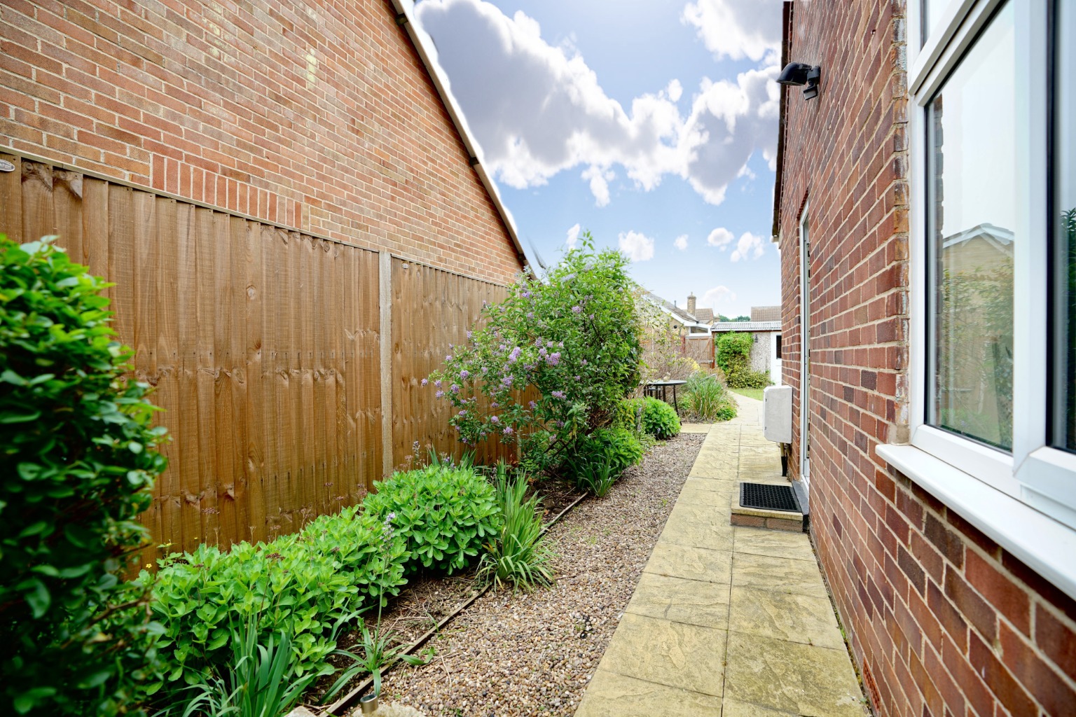 3 bed detached bungalow for sale in Desborough Road, Huntingdon  - Property Image 11