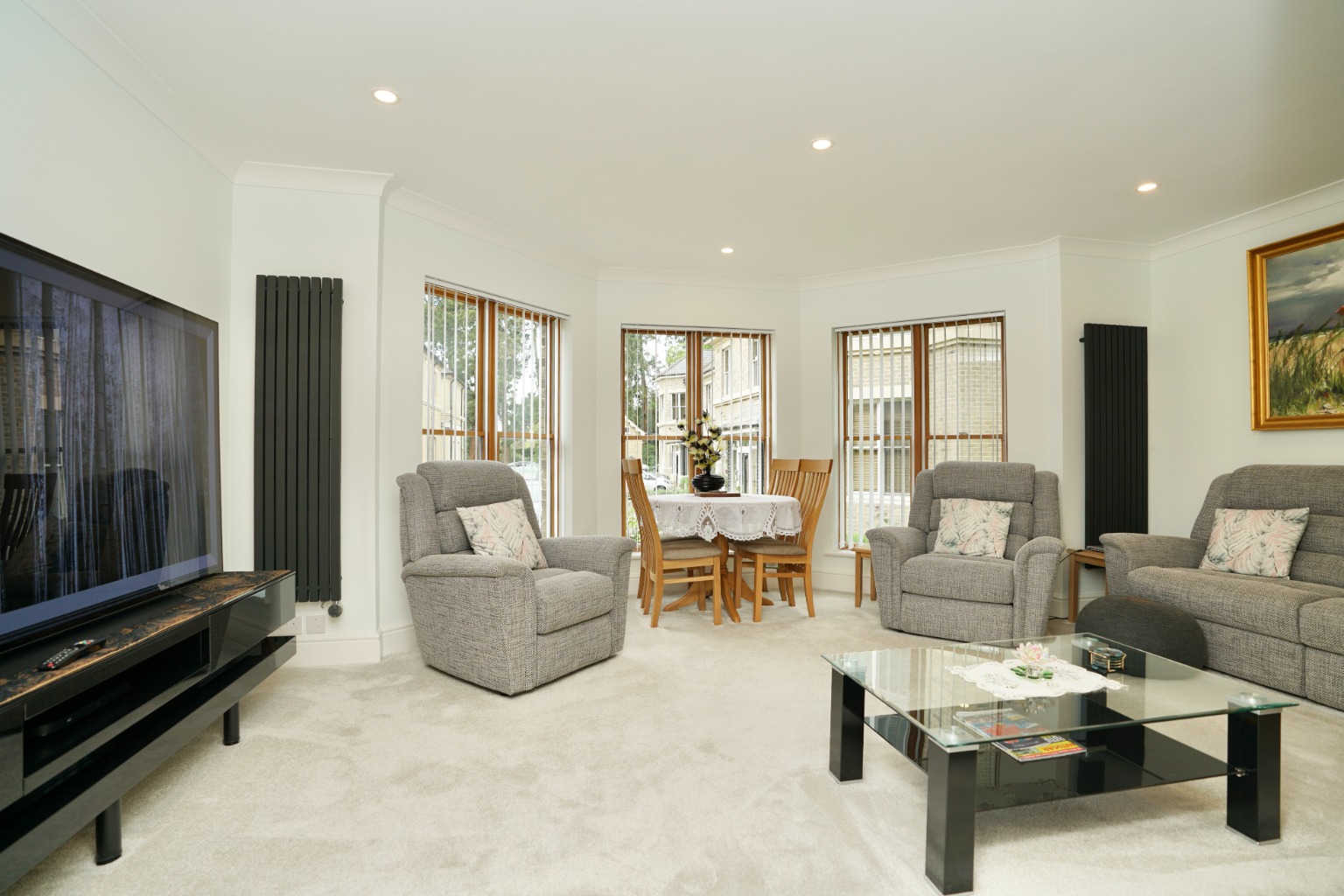 2 bed flat for sale in Thicket Dr, Huntingdon  - Property Image 7