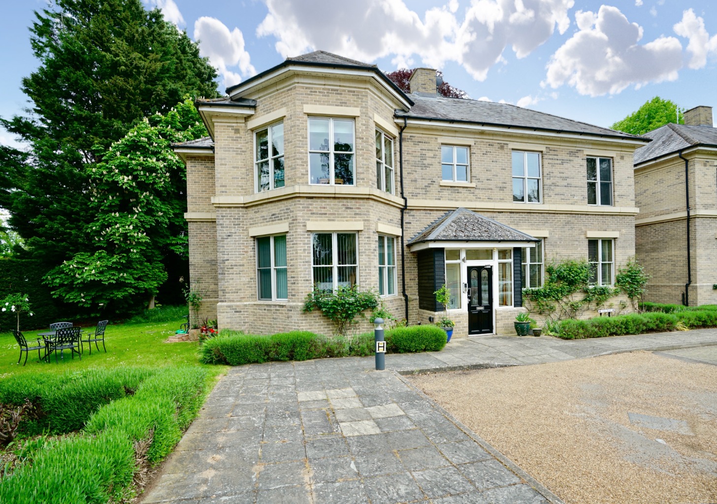 2 bed flat for sale in Thicket Dr, Huntingdon, PE28