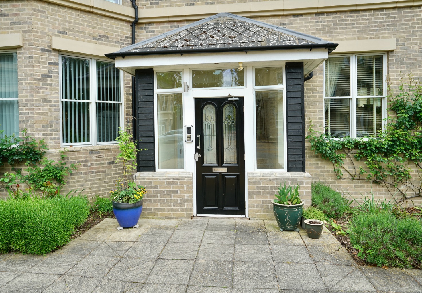 2 bed flat for sale in Thicket Dr, Huntingdon  - Property Image 13