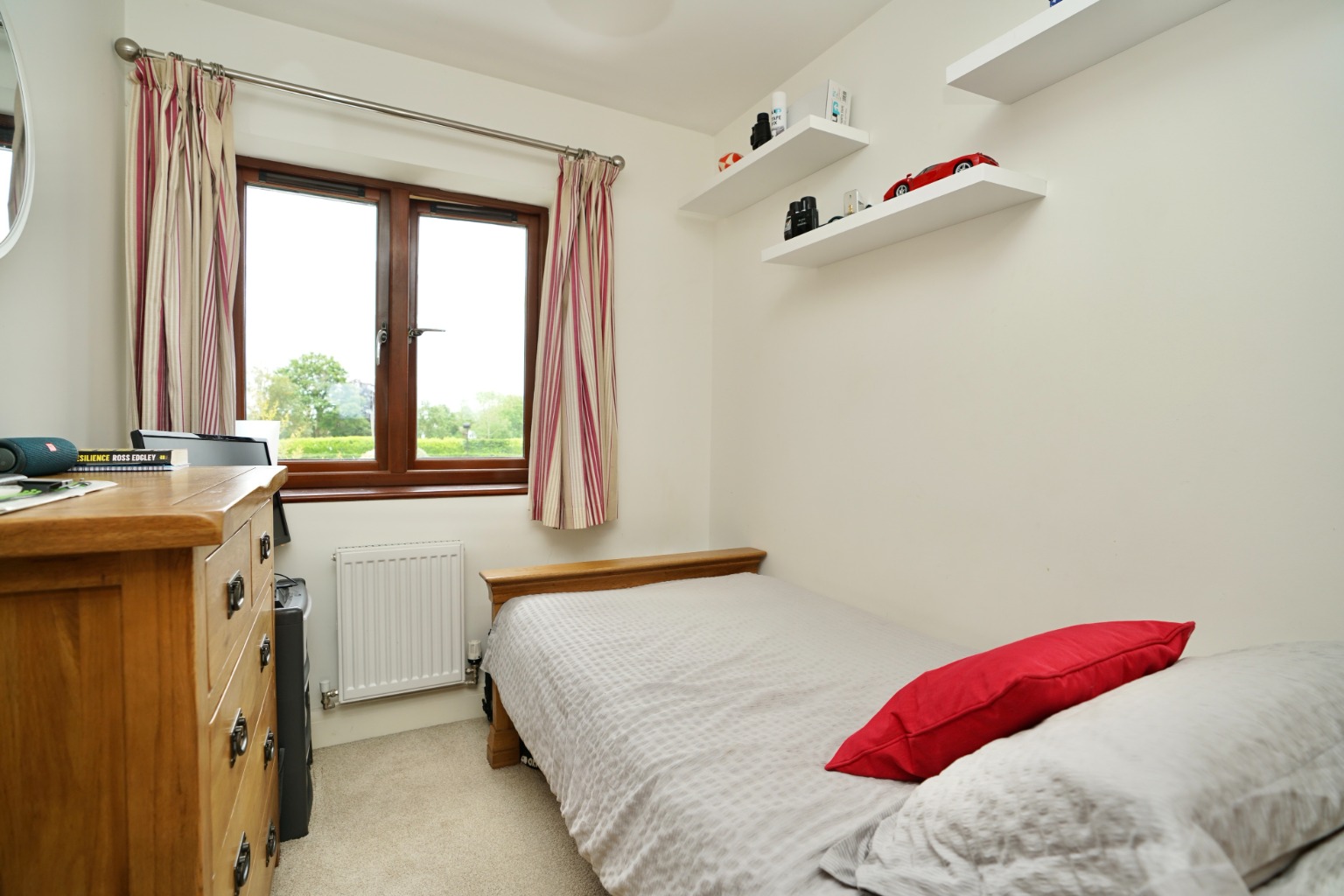 3 bed end of terrace house for sale in Garner Close, Huntingdon  - Property Image 11