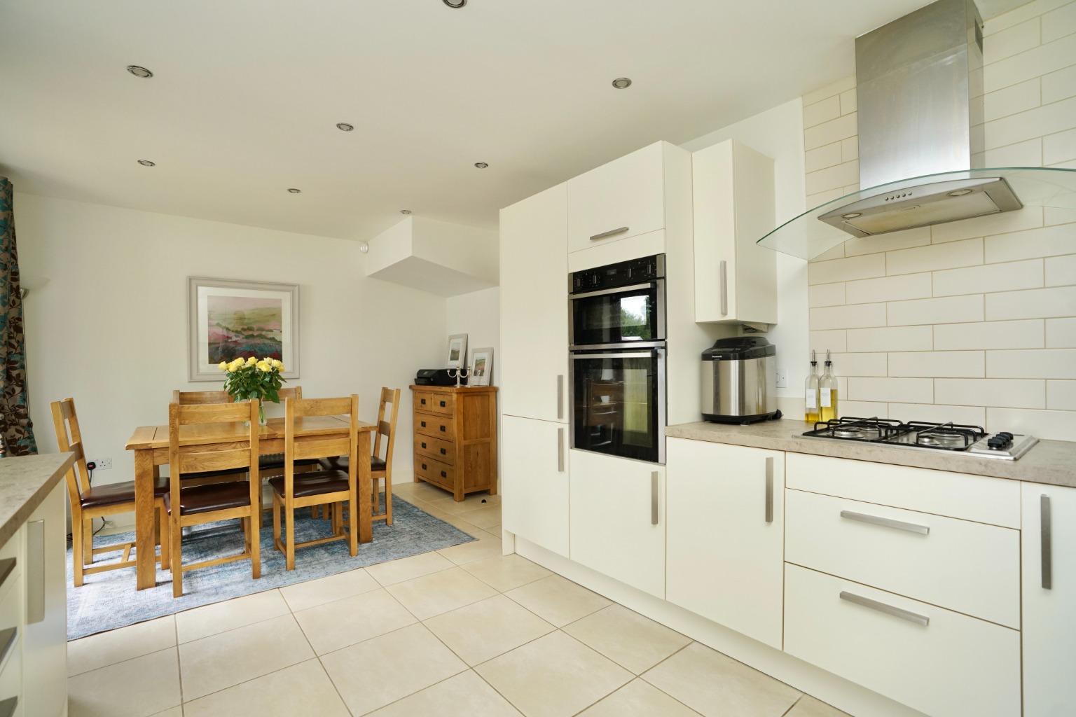 3 bed end of terrace house for sale in Garner Close, Huntingdon  - Property Image 5