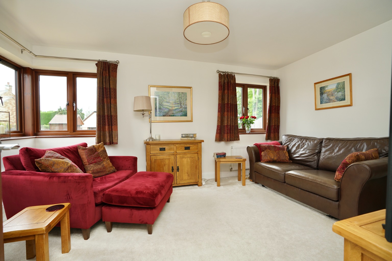 3 bed end of terrace house for sale in Garner Close, Huntingdon  - Property Image 4