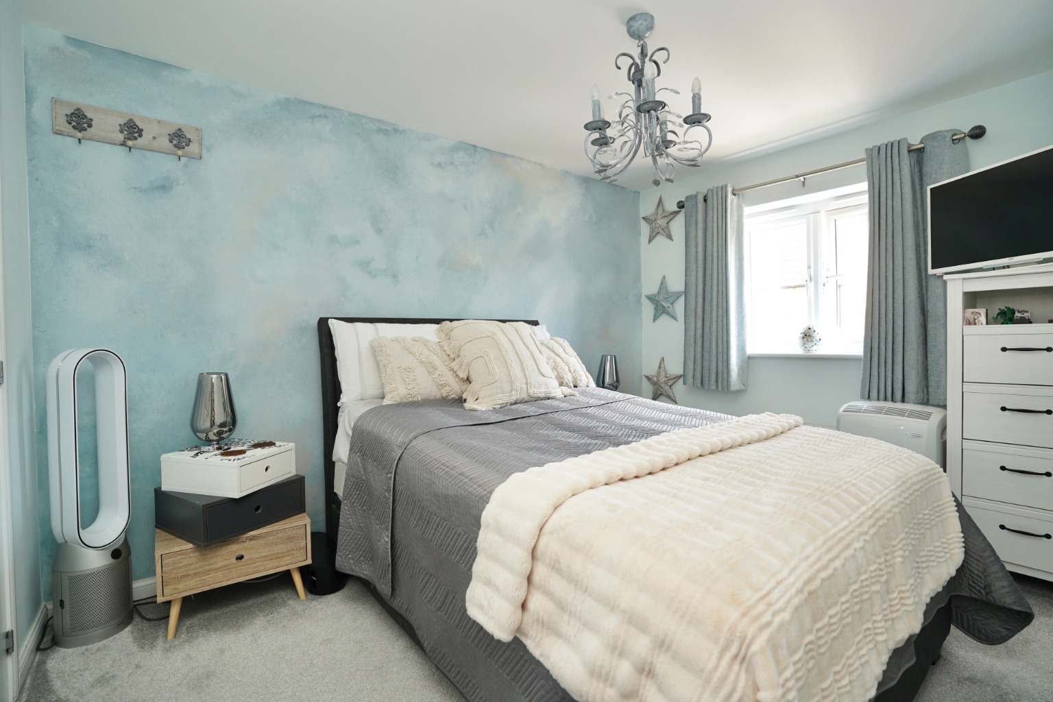 3 bed semi-detached house for sale in Foren Crescent, Huntingdon  - Property Image 6