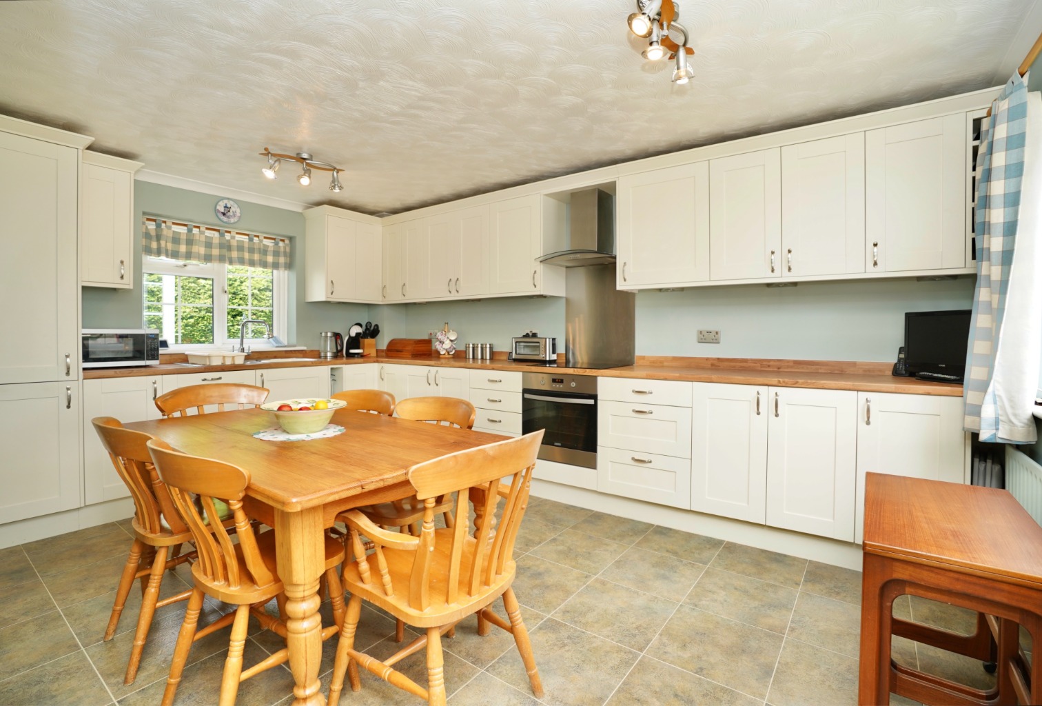 4 bed detached house for sale in St Margarets Road, Huntingdon  - Property Image 2