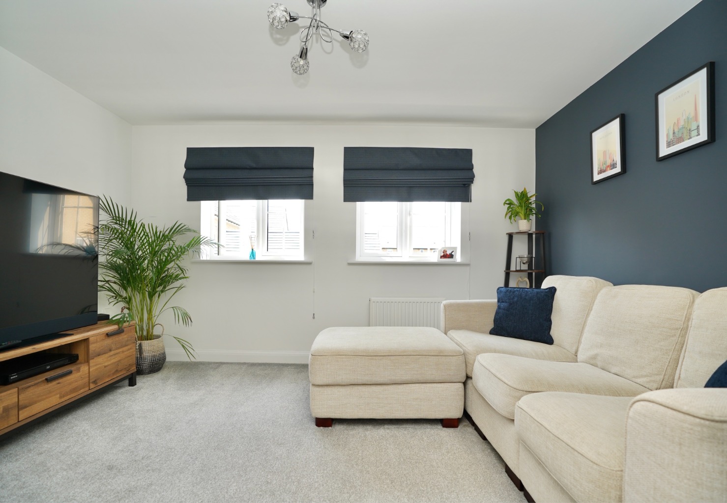 3 bed semi-detached house for sale in Gumcester Way, Huntingdon 1