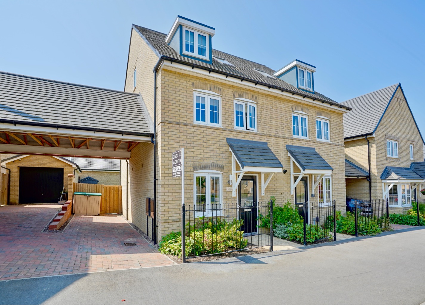 3 bed semi-detached house for sale in Gumcester Way, Huntingdon - Property Image 1