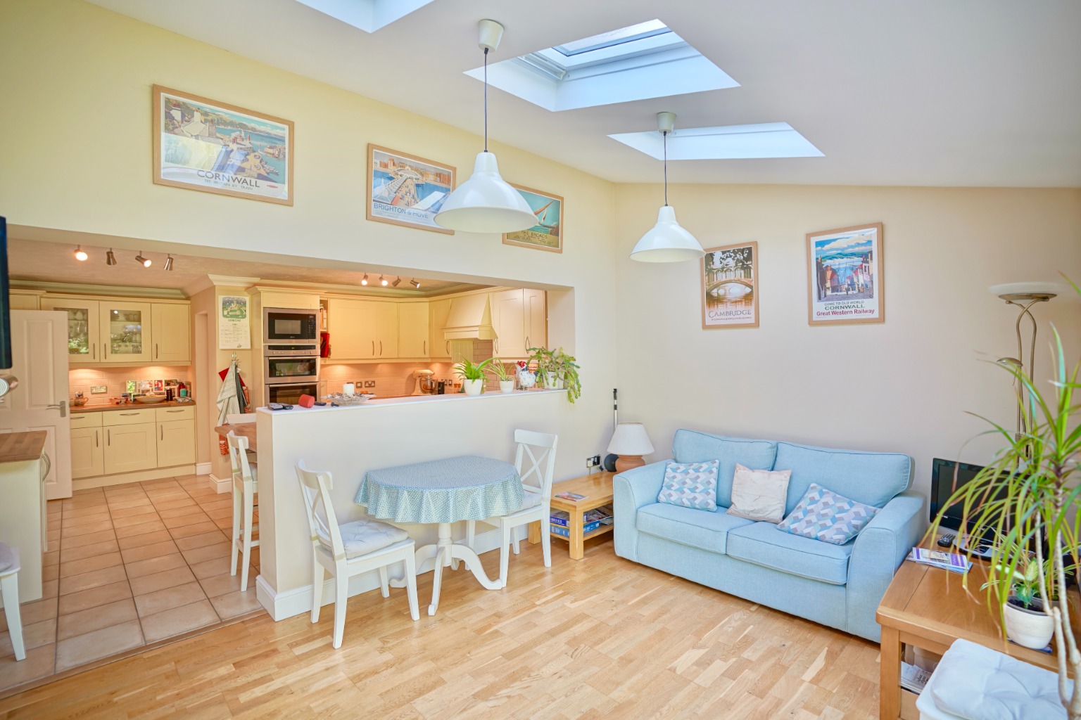 4 bed detached house for sale in Ware Lane, Huntingdon 2