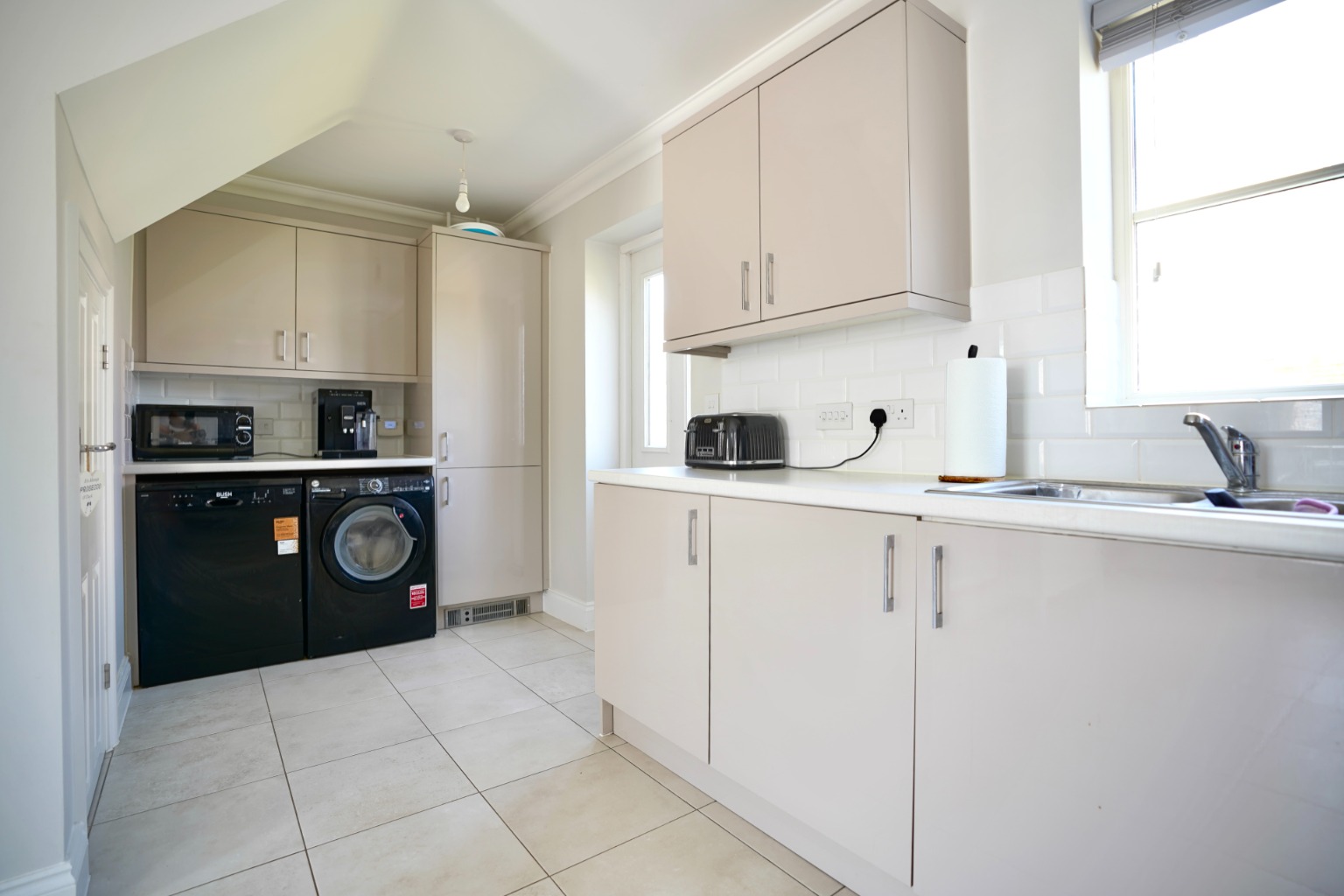 3 bed detached house for sale in Bayley Road, Huntingdon 4