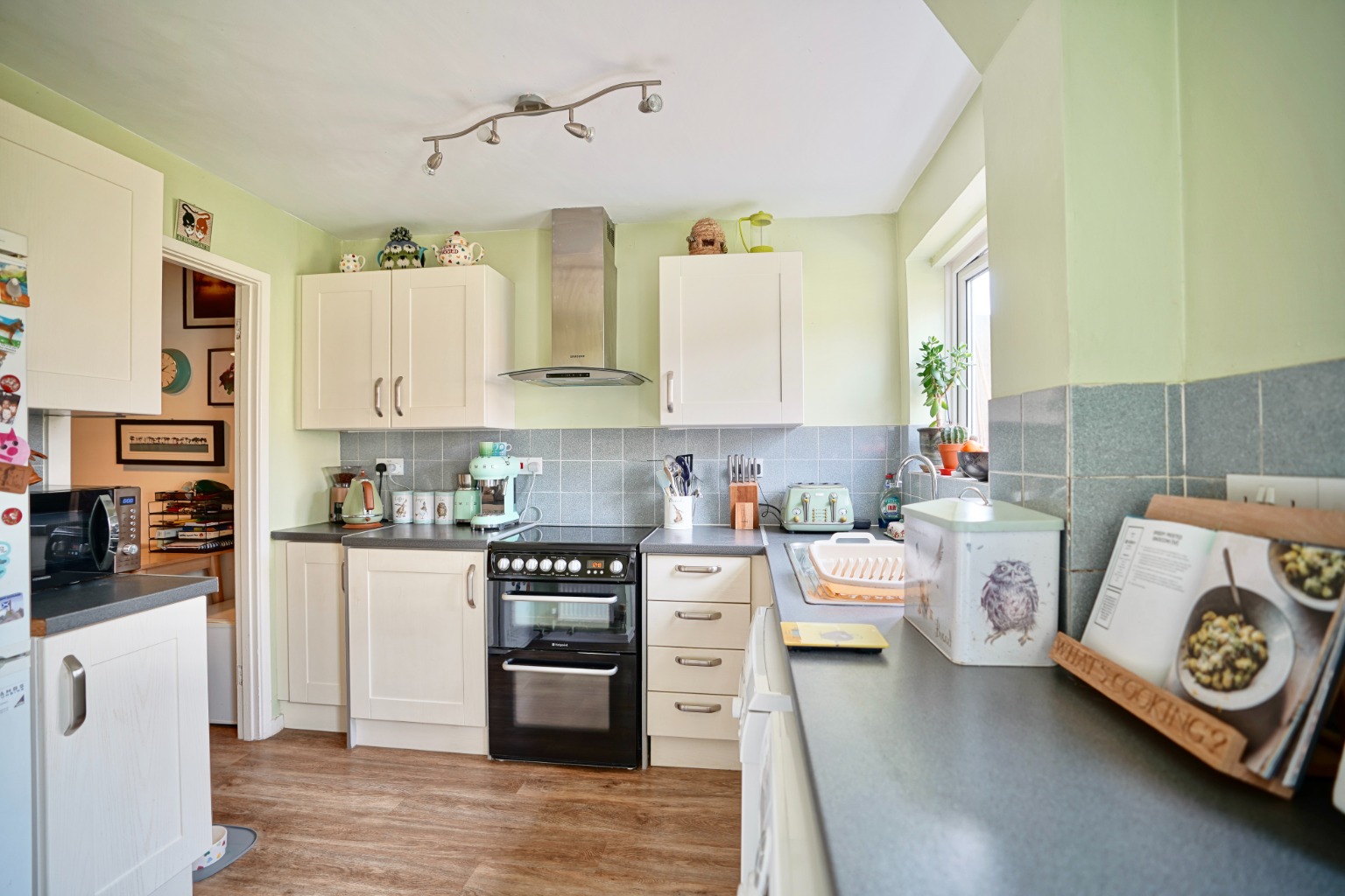 3 bed terraced house for sale in Bedford Close, Huntingdon 6