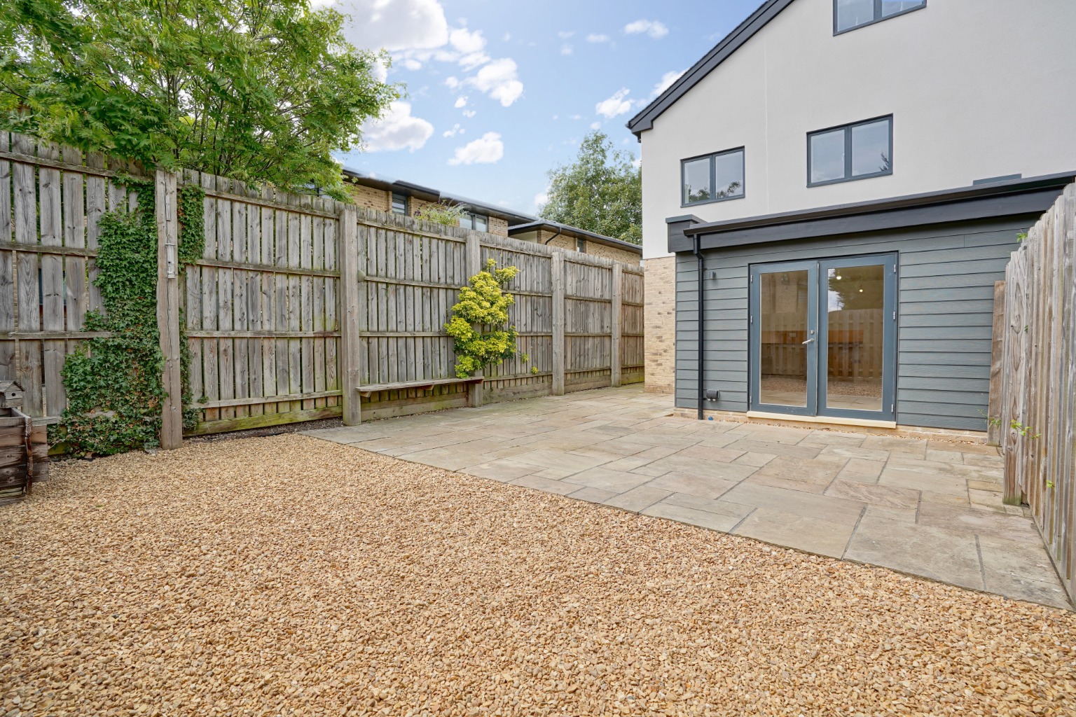 2 bed ground floor flat for sale in Fairfields Drive, Huntingdon  - Property Image 4