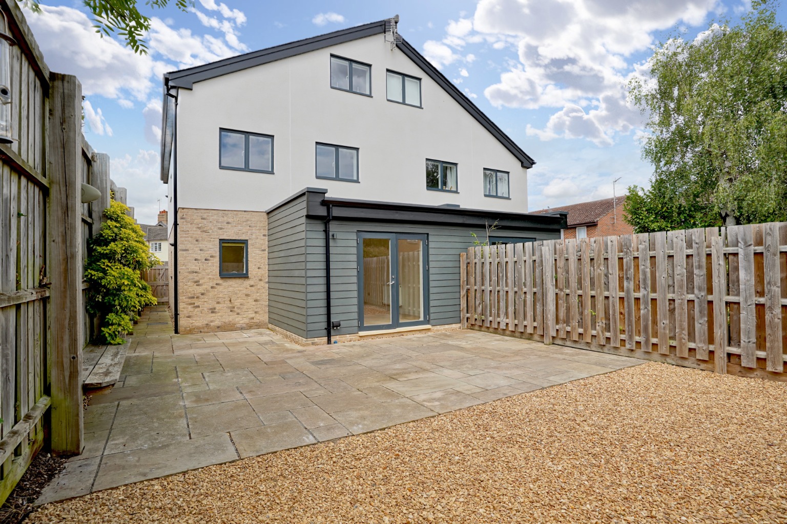 2 bed ground floor flat for sale in Fairfields Drive, Huntingdon 13