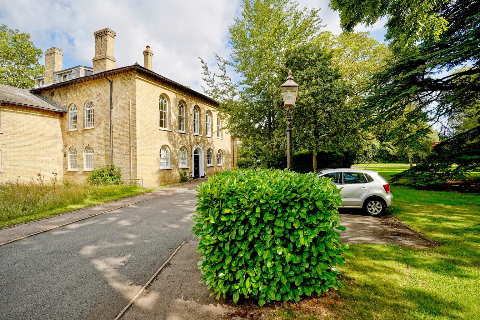 2 bed ground floor flat for sale in Limes Park Road, St. Ives  - Property Image 2