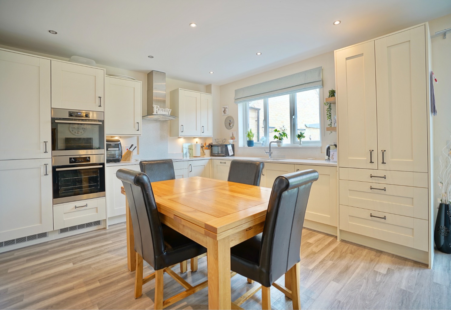 4 bed detached house for sale in Peccle Close, Huntingdon  - Property Image 3