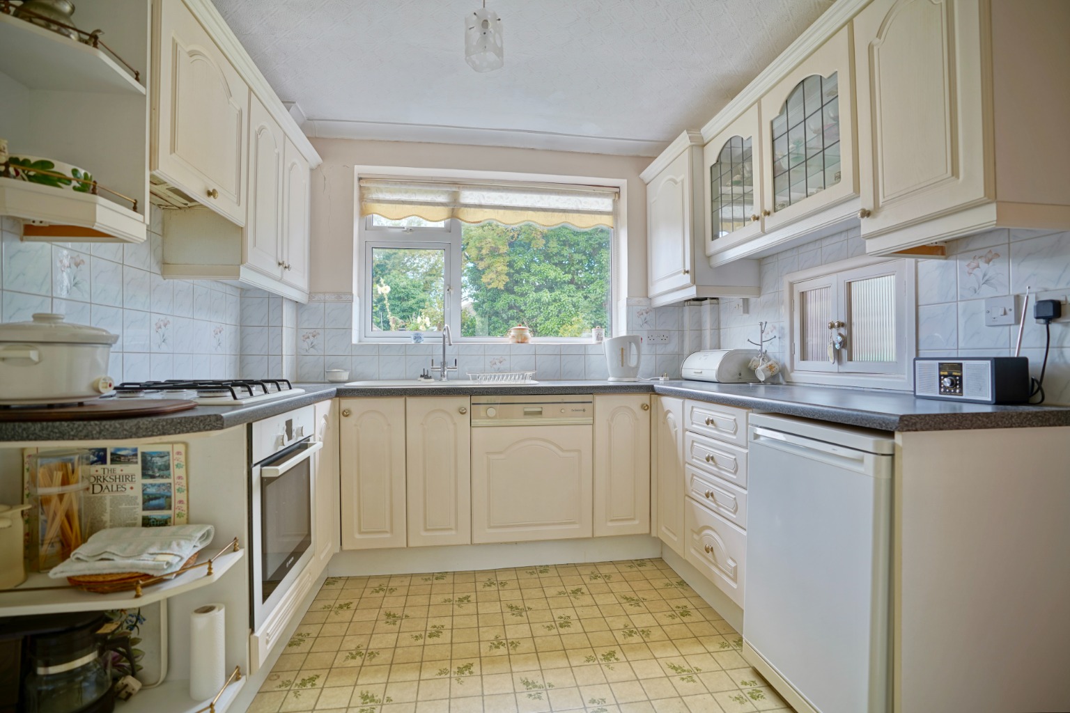 3 bed semi-detached house for sale in Hawthorn Way, St. Ives  - Property Image 2