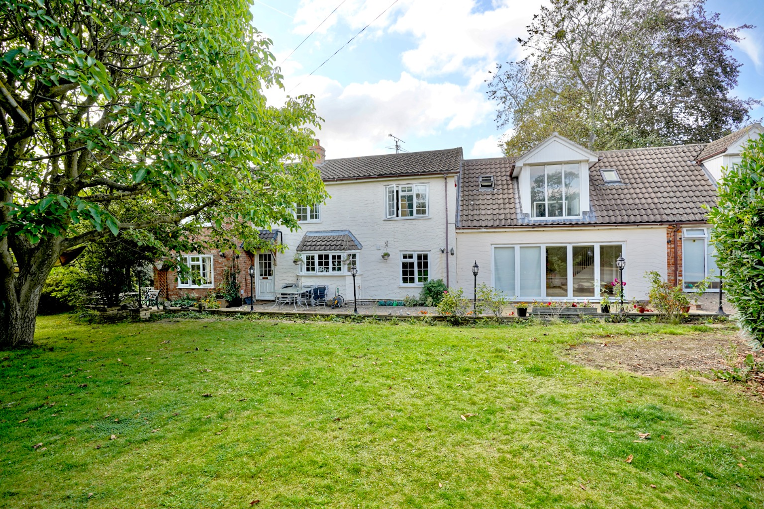 5 bed detached house for sale in Feoffees Road, Huntingdon  - Property Image 5
