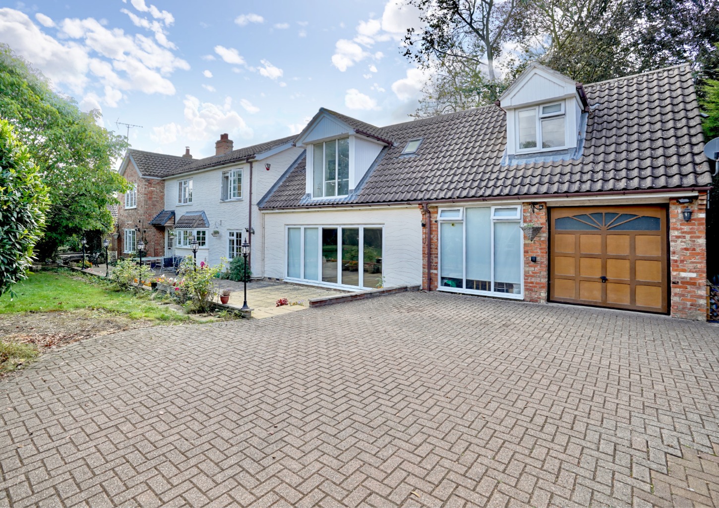 5 bed detached house for sale in Feoffees Road, Huntingdon  - Property Image 4