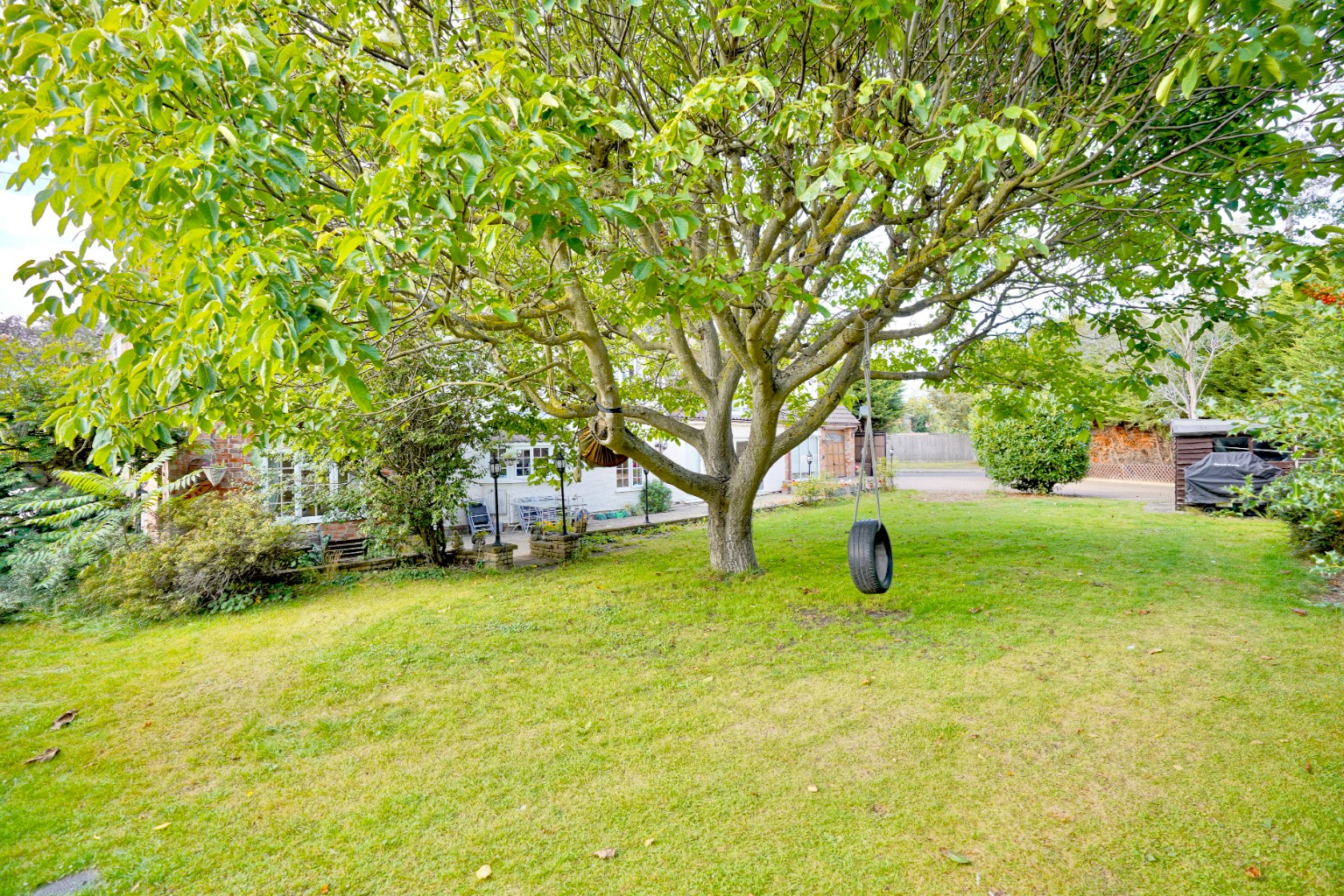 5 bed detached house for sale in Feoffees Road, Huntingdon 1